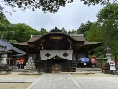 武田神社の本殿・本堂