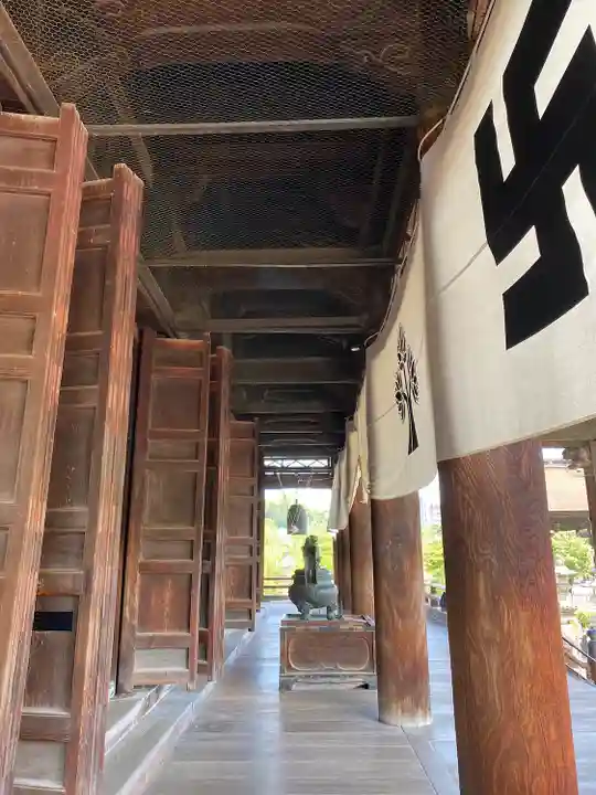 善光寺の本殿・本堂