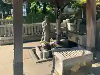 題経寺(柴又帝釈天)の{uncategorized: "未分類", other: "その他", undefined: "問題あり", building: "その他建物", grave: "お墓", sacred_gate: "鳥居", guardian: "狛犬", statue: "像", buddha: "仏像", history: "歴史", nature: "自然", garden: "庭園", animal: "動物", pagoda: "塔", temizu: "手水舎", mountain_gate: "山門・神門", sanctuary: "本殿・本堂", subordinate: "末社・摂社", art: "芸術", scenery: "景色", jizo: "地蔵", ema: "絵馬", goshuin: "御朱印", omikuji: "おみくじ", items: "授与品その他", amulet: "お守り", goshuincho: "御朱印帳", eats: "食事", festival: "お祭り", votive_dance: "神楽", shichigosan: "七五三参", wedding: "結婚式", experience: "体験その他", initially: "初詣", around: "周辺", anti_infection: "感染症対策"}