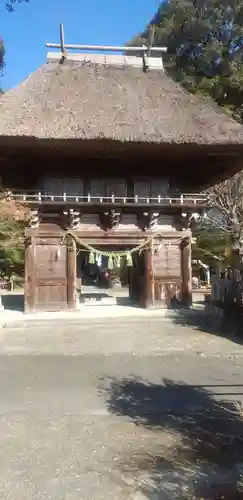 王宮神社の山門