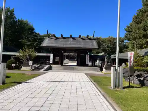 札幌護國神社の山門・神門