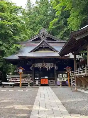 新倉富士浅間神社の本殿・本堂