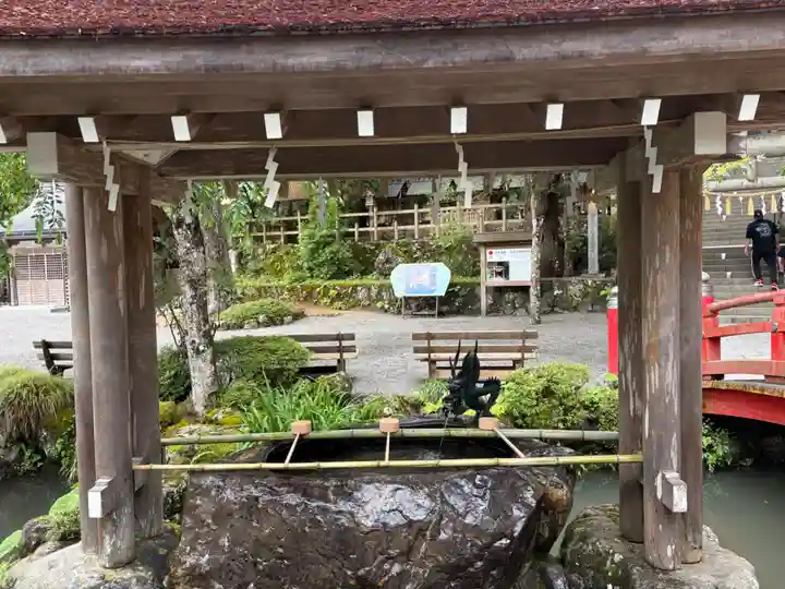 天河大辨財天社の手水舎