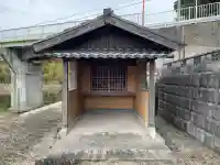 地蔵堂(水口町嶬峨)の{uncategorized: "未分類", other: "その他", undefined: "問題あり", building: "その他建物", grave: "お墓", sacred_gate: "鳥居", guardian: "狛犬", statue: "像", buddha: "仏像", history: "歴史", nature: "自然", garden: "庭園", animal: "動物", pagoda: "塔", temizu: "手水舎", mountain_gate: "山門・神門", sanctuary: "本殿・本堂", subordinate: "末社・摂社", art: "芸術", scenery: "景色", jizo: "地蔵", ema: "絵馬", goshuin: "御朱印", omikuji: "おみくじ", items: "授与品その他", amulet: "お守り", goshuincho: "御朱印帳", eats: "食事", festival: "お祭り", votive_dance: "神楽", shichigosan: "七五三参", wedding: "結婚式", experience: "体験その他", initially: "初詣", around: "周辺", anti_infection: "感染症対策"}