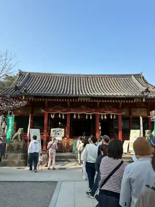 浅草神社の{uncategorized: "未分類", other: "その他", undefined: "問題あり", building: "その他建物", grave: "お墓", sacred_gate: "鳥居", guardian: "狛犬", statue: "像", buddha: "仏像", history: "歴史", nature: "自然", garden: "庭園", animal: "動物", pagoda: "塔", temizu: "手水舎", mountain_gate: "山門・神門", sanctuary: "本殿・本堂", subordinate: "末社・摂社", art: "芸術", scenery: "景色", jizo: "地蔵", ema: "絵馬", goshuin: "御朱印", omikuji: "おみくじ", items: "授与品その他", amulet: "お守り", goshuincho: "御朱印帳", eats: "食事", festival: "お祭り", votive_dance: "神楽", shichigosan: "七五三参", wedding: "結婚式", experience: "体験その他", initially: "初詣", around: "周辺", anti_infection: "感染症対策"}