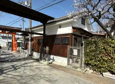 屯倉神社の{uncategorized: "未分類", other: "その他", undefined: "問題あり", building: "その他建物", grave: "お墓", sacred_gate: "鳥居", guardian: "狛犬", statue: "像", buddha: "仏像", history: "歴史", nature: "自然", garden: "庭園", animal: "動物", pagoda: "塔", temizu: "手水舎", mountain_gate: "山門・神門", sanctuary: "本殿・本堂", subordinate: "末社・摂社", art: "芸術", scenery: "景色", jizo: "地蔵", ema: "絵馬", goshuin: "御朱印", omikuji: "おみくじ", items: "授与品その他", amulet: "お守り", goshuincho: "御朱印帳", eats: "食事", festival: "お祭り", votive_dance: "神楽", shichigosan: "七五三参", wedding: "結婚式", experience: "体験その他", initially: "初詣", around: "周辺", anti_infection: "感染症対策"}