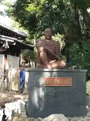 安居神社の像