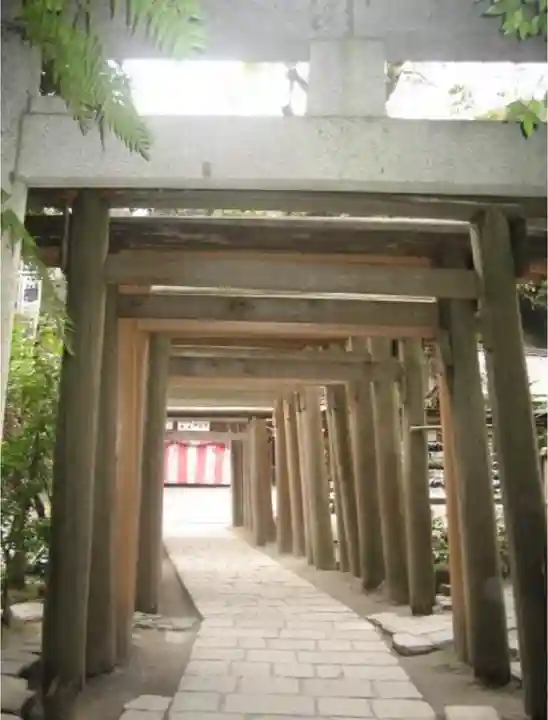 銭洗弁財天宇賀福神社の鳥居