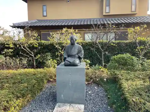 松陰神社の像