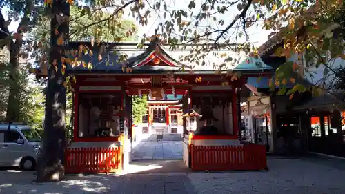 馬橋稲荷神社の山門・神門