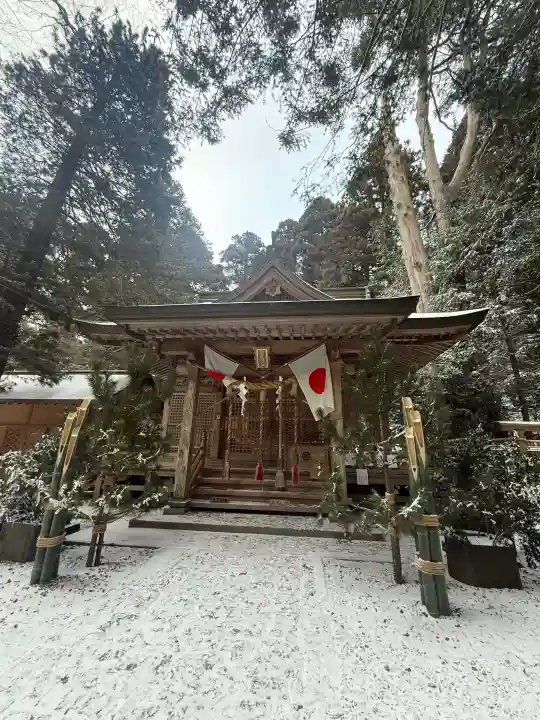 幣立神宮の{uncategorized: "未分類", other: "その他", undefined: "問題あり", building: "その他建物", grave: "お墓", sacred_gate: "鳥居", guardian: "狛犬", statue: "像", buddha: "仏像", history: "歴史", nature: "自然", garden: "庭園", animal: "動物", pagoda: "塔", temizu: "手水舎", mountain_gate: "山門・神門", sanctuary: "本殿・本堂", subordinate: "末社・摂社", art: "芸術", scenery: "景色", jizo: "地蔵", ema: "絵馬", goshuin: "御朱印", omikuji: "おみくじ", items: "授与品その他", amulet: "お守り", goshuincho: "御朱印帳", eats: "食事", festival: "お祭り", votive_dance: "神楽", shichigosan: "七五三参", wedding: "結婚式", experience: "体験その他", initially: "初詣", around: "周辺", anti_infection: "感染症対策"}
