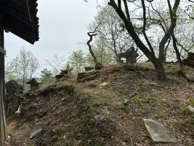 樹玉神社の{uncategorized: "未分類", other: "その他", undefined: "問題あり", building: "その他建物", grave: "お墓", sacred_gate: "鳥居", guardian: "狛犬", statue: "像", buddha: "仏像", history: "歴史", nature: "自然", garden: "庭園", animal: "動物", pagoda: "塔", temizu: "手水舎", mountain_gate: "山門・神門", sanctuary: "本殿・本堂", subordinate: "末社・摂社", art: "芸術", scenery: "景色", jizo: "地蔵", ema: "絵馬", goshuin: "御朱印", omikuji: "おみくじ", items: "授与品その他", amulet: "お守り", goshuincho: "御朱印帳", eats: "食事", festival: "お祭り", votive_dance: "神楽", shichigosan: "七五三参", wedding: "結婚式", experience: "体験その他", initially: "初詣", around: "周辺", anti_infection: "感染症対策"}