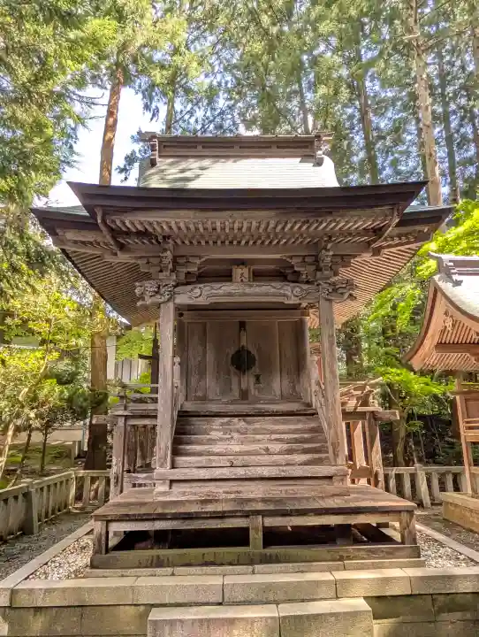 彌彦神社の{uncategorized: "未分類", other: "その他", undefined: "問題あり", building: "その他建物", grave: "お墓", sacred_gate: "鳥居", guardian: "狛犬", statue: "像", buddha: "仏像", history: "歴史", nature: "自然", garden: "庭園", animal: "動物", pagoda: "塔", temizu: "手水舎", mountain_gate: "山門・神門", sanctuary: "本殿・本堂", subordinate: "末社・摂社", art: "芸術", scenery: "景色", jizo: "地蔵", ema: "絵馬", goshuin: "御朱印", omikuji: "おみくじ", items: "授与品その他", amulet: "お守り", goshuincho: "御朱印帳", eats: "食事", festival: "お祭り", votive_dance: "神楽", shichigosan: "七五三参", wedding: "結婚式", experience: "体験その他", initially: "初詣", around: "周辺", anti_infection: "感染症対策"}