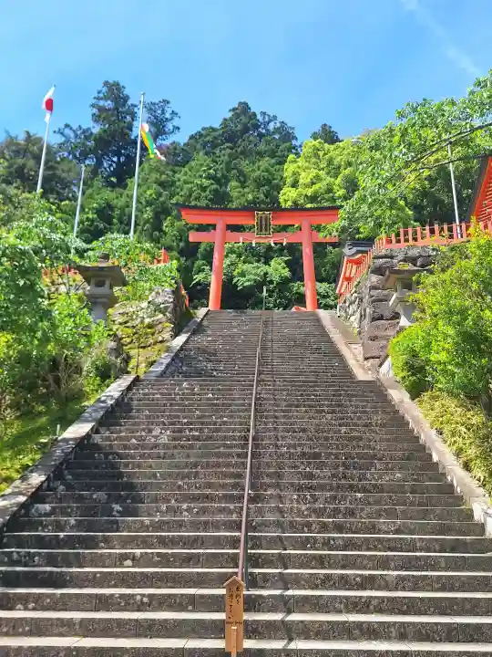 熊野那智大社の{uncategorized: "未分類", other: "その他", undefined: "問題あり", building: "その他建物", grave: "お墓", sacred_gate: "鳥居", guardian: "狛犬", statue: "像", buddha: "仏像", history: "歴史", nature: "自然", garden: "庭園", animal: "動物", pagoda: "塔", temizu: "手水舎", mountain_gate: "山門・神門", sanctuary: "本殿・本堂", subordinate: "末社・摂社", art: "芸術", scenery: "景色", jizo: "地蔵", ema: "絵馬", goshuin: "御朱印", omikuji: "おみくじ", items: "授与品その他", amulet: "お守り", goshuincho: "御朱印帳", eats: "食事", festival: "お祭り", votive_dance: "神楽", shichigosan: "七五三参", wedding: "結婚式", experience: "体験その他", initially: "初詣", around: "周辺", anti_infection: "感染症対策"}