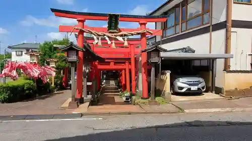 三徳稲荷神社 の鳥居