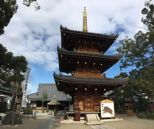 法楽寺の塔