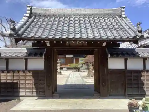 長藏寺の山門