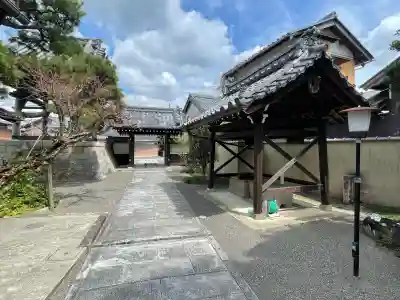誓敬寺の{uncategorized: "未分類", other: "その他", undefined: "問題あり", building: "その他建物", grave: "お墓", sacred_gate: "鳥居", guardian: "狛犬", statue: "像", buddha: "仏像", history: "歴史", nature: "自然", garden: "庭園", animal: "動物", pagoda: "塔", temizu: "手水舎", mountain_gate: "山門・神門", sanctuary: "本殿・本堂", subordinate: "末社・摂社", art: "芸術", scenery: "景色", jizo: "地蔵", ema: "絵馬", goshuin: "御朱印", omikuji: "おみくじ", items: "授与品その他", amulet: "お守り", goshuincho: "御朱印帳", eats: "食事", festival: "お祭り", votive_dance: "神楽", shichigosan: "七五三参", wedding: "結婚式", experience: "体験その他", initially: "初詣", around: "周辺", anti_infection: "感染症対策"}