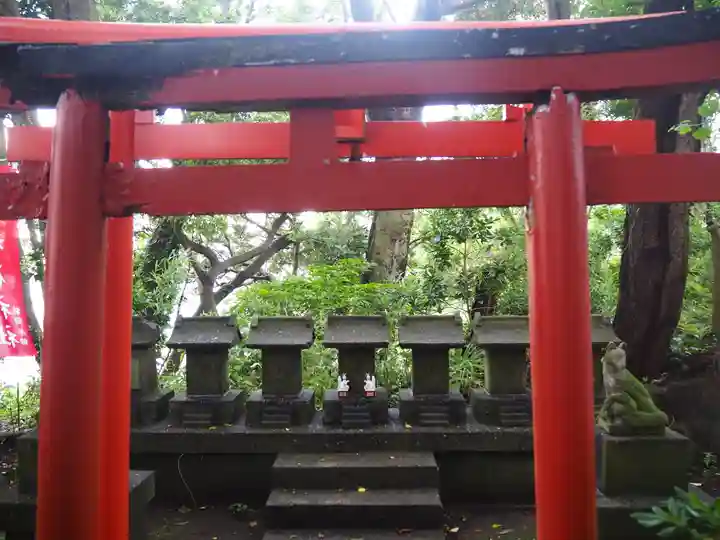 神明社の末社・摂社