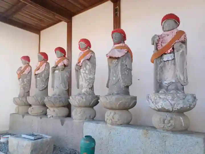 長久寺の{uncategorized: "未分類", other: "その他", undefined: "問題あり", building: "その他建物", grave: "お墓", sacred_gate: "鳥居", guardian: "狛犬", statue: "像", buddha: "仏像", history: "歴史", nature: "自然", garden: "庭園", animal: "動物", pagoda: "塔", temizu: "手水舎", mountain_gate: "山門・神門", sanctuary: "本殿・本堂", subordinate: "末社・摂社", art: "芸術", scenery: "景色", jizo: "地蔵", ema: "絵馬", goshuin: "御朱印", omikuji: "おみくじ", items: "授与品その他", amulet: "お守り", goshuincho: "御朱印帳", eats: "食事", festival: "お祭り", votive_dance: "神楽", shichigosan: "七五三参", wedding: "結婚式", experience: "体験その他", initially: "初詣", around: "周辺", anti_infection: "感染症対策"}