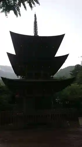 前山寺の塔