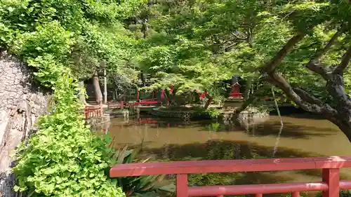 間々田八幡宮の庭園