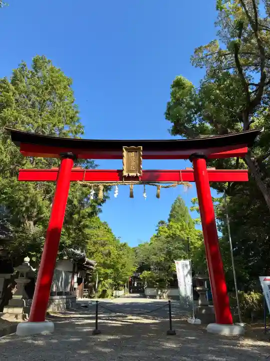 日根神社の{uncategorized: "未分類", other: "その他", undefined: "問題あり", building: "その他建物", grave: "お墓", sacred_gate: "鳥居", guardian: "狛犬", statue: "像", buddha: "仏像", history: "歴史", nature: "自然", garden: "庭園", animal: "動物", pagoda: "塔", temizu: "手水舎", mountain_gate: "山門・神門", sanctuary: "本殿・本堂", subordinate: "末社・摂社", art: "芸術", scenery: "景色", jizo: "地蔵", ema: "絵馬", goshuin: "御朱印", omikuji: "おみくじ", items: "授与品その他", amulet: "お守り", goshuincho: "御朱印帳", eats: "食事", festival: "お祭り", votive_dance: "神楽", shichigosan: "七五三参", wedding: "結婚式", experience: "体験その他", initially: "初詣", around: "周辺", anti_infection: "感染症対策"}