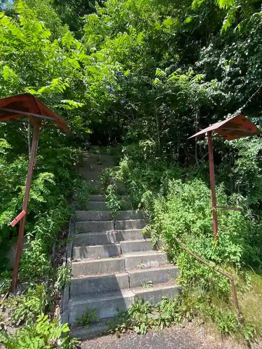 占冠神社の建物その他