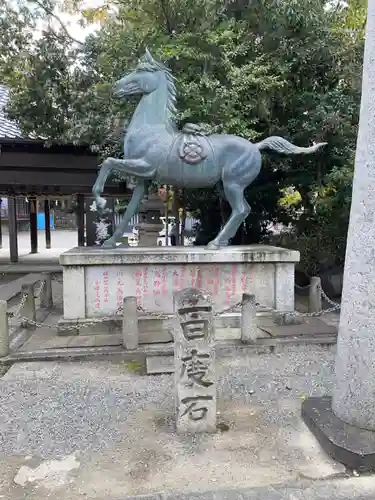 岸城神社の像