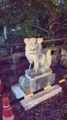 溝旗神社（肇國神社）の狛犬