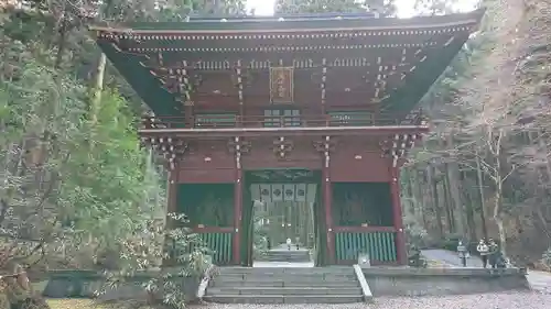 御岩神社の山門・神門