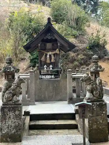 佐香神社の{uncategorized: "未分類", other: "その他", undefined: "問題あり", building: "その他建物", grave: "お墓", sacred_gate: "鳥居", guardian: "狛犬", statue: "像", buddha: "仏像", history: "歴史", nature: "自然", garden: "庭園", animal: "動物", pagoda: "塔", temizu: "手水舎", mountain_gate: "山門・神門", sanctuary: "本殿・本堂", subordinate: "末社・摂社", art: "芸術", scenery: "景色", jizo: "地蔵", ema: "絵馬", goshuin: "御朱印", omikuji: "おみくじ", items: "授与品その他", amulet: "お守り", goshuincho: "御朱印帳", eats: "食事", festival: "お祭り", votive_dance: "神楽", shichigosan: "七五三参", wedding: "結婚式", experience: "体験その他", initially: "初詣", around: "周辺", anti_infection: "感染症対策"}