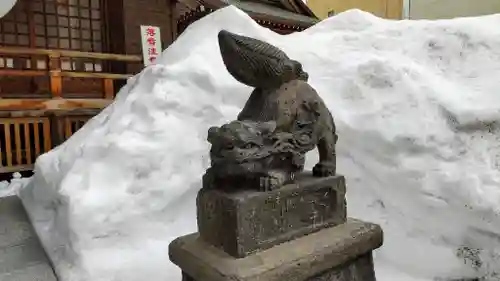 北海道神宮頓宮の狛犬