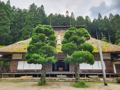 慧日寺の本殿・本堂