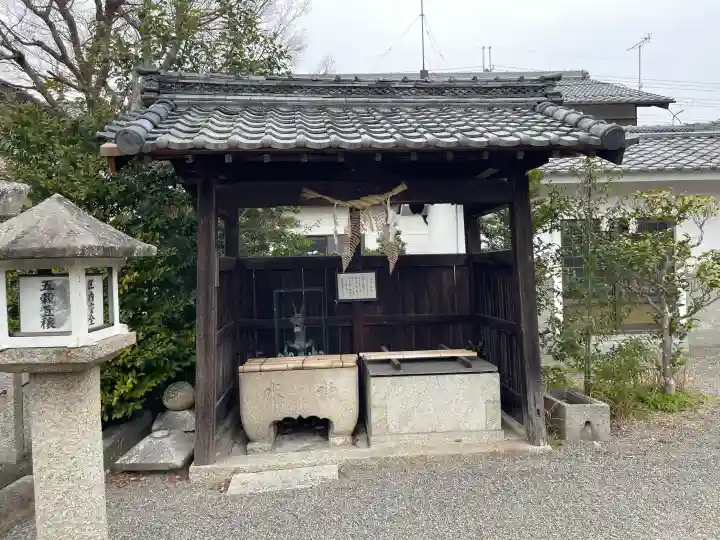 八幡神社の{uncategorized: "未分類", other: "その他", undefined: "問題あり", building: "その他建物", grave: "お墓", sacred_gate: "鳥居", guardian: "狛犬", statue: "像", buddha: "仏像", history: "歴史", nature: "自然", garden: "庭園", animal: "動物", pagoda: "塔", temizu: "手水舎", mountain_gate: "山門・神門", sanctuary: "本殿・本堂", subordinate: "末社・摂社", art: "芸術", scenery: "景色", jizo: "地蔵", ema: "絵馬", goshuin: "御朱印", omikuji: "おみくじ", items: "授与品その他", amulet: "お守り", goshuincho: "御朱印帳", eats: "食事", festival: "お祭り", votive_dance: "神楽", shichigosan: "七五三参", wedding: "結婚式", experience: "体験その他", initially: "初詣", around: "周辺", anti_infection: "感染症対策"}