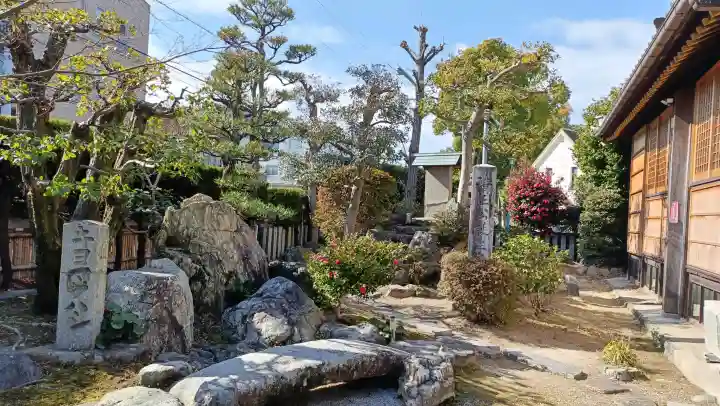 妙行寺の{uncategorized: "未分類", other: "その他", undefined: "問題あり", building: "その他建物", grave: "お墓", sacred_gate: "鳥居", guardian: "狛犬", statue: "像", buddha: "仏像", history: "歴史", nature: "自然", garden: "庭園", animal: "動物", pagoda: "塔", temizu: "手水舎", mountain_gate: "山門・神門", sanctuary: "本殿・本堂", subordinate: "末社・摂社", art: "芸術", scenery: "景色", jizo: "地蔵", ema: "絵馬", goshuin: "御朱印", omikuji: "おみくじ", items: "授与品その他", amulet: "お守り", goshuincho: "御朱印帳", eats: "食事", festival: "お祭り", votive_dance: "神楽", shichigosan: "七五三参", wedding: "結婚式", experience: "体験その他", initially: "初詣", around: "周辺", anti_infection: "感染症対策"}
