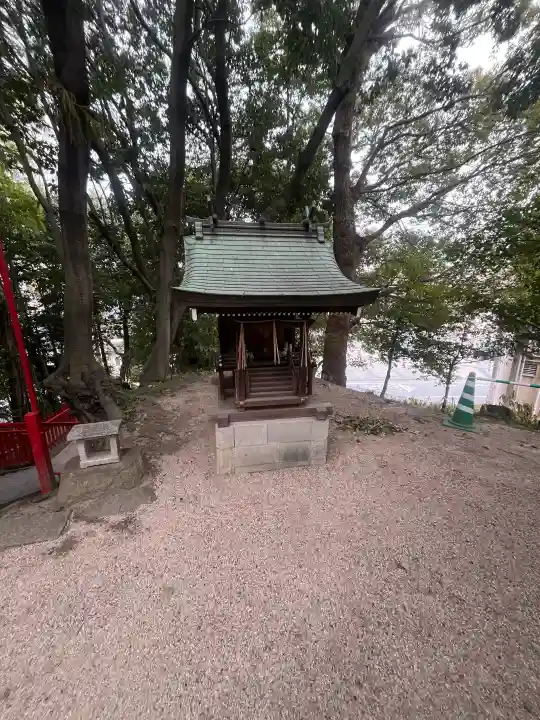 三蔵稲荷神社の{uncategorized: "未分類", other: "その他", undefined: "問題あり", building: "その他建物", grave: "お墓", sacred_gate: "鳥居", guardian: "狛犬", statue: "像", buddha: "仏像", history: "歴史", nature: "自然", garden: "庭園", animal: "動物", pagoda: "塔", temizu: "手水舎", mountain_gate: "山門・神門", sanctuary: "本殿・本堂", subordinate: "末社・摂社", art: "芸術", scenery: "景色", jizo: "地蔵", ema: "絵馬", goshuin: "御朱印", omikuji: "おみくじ", items: "授与品その他", amulet: "お守り", goshuincho: "御朱印帳", eats: "食事", festival: "お祭り", votive_dance: "神楽", shichigosan: "七五三参", wedding: "結婚式", experience: "体験その他", initially: "初詣", around: "周辺", anti_infection: "感染症対策"}