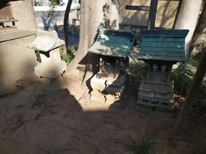 尾曳稲荷神社の末社・摂社