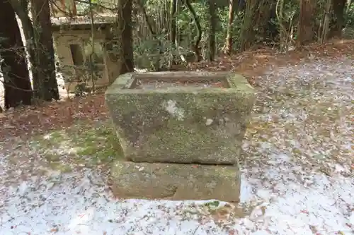 築山神社の手水舎