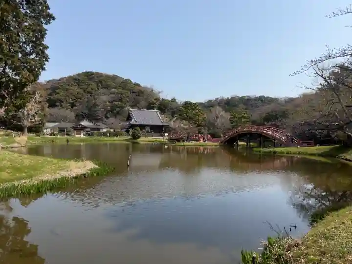 稱名寺の{uncategorized: "未分類", other: "その他", undefined: "問題あり", building: "その他建物", grave: "お墓", sacred_gate: "鳥居", guardian: "狛犬", statue: "像", buddha: "仏像", history: "歴史", nature: "自然", garden: "庭園", animal: "動物", pagoda: "塔", temizu: "手水舎", mountain_gate: "山門・神門", sanctuary: "本殿・本堂", subordinate: "末社・摂社", art: "芸術", scenery: "景色", jizo: "地蔵", ema: "絵馬", goshuin: "御朱印", omikuji: "おみくじ", items: "授与品その他", amulet: "お守り", goshuincho: "御朱印帳", eats: "食事", festival: "お祭り", votive_dance: "神楽", shichigosan: "七五三参", wedding: "結婚式", experience: "体験その他", initially: "初詣", around: "周辺", anti_infection: "感染症対策"}