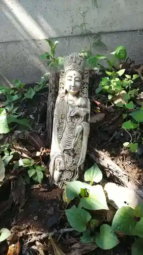 氷川神社の像