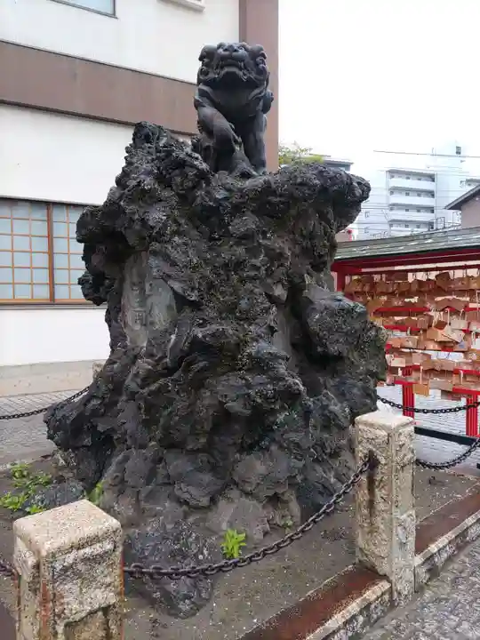 鶴見神社の狛犬
