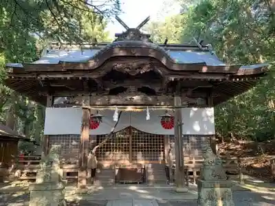 八多神社の本殿