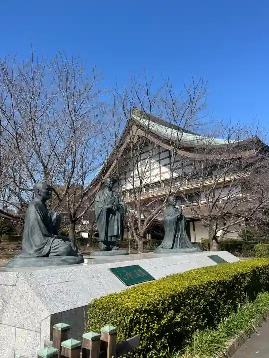 総持寺の{uncategorized: "未分類", other: "その他", undefined: "問題あり", building: "その他建物", grave: "お墓", sacred_gate: "鳥居", guardian: "狛犬", statue: "像", buddha: "仏像", history: "歴史", nature: "自然", garden: "庭園", animal: "動物", pagoda: "塔", temizu: "手水舎", mountain_gate: "山門・神門", sanctuary: "本殿・本堂", subordinate: "末社・摂社", art: "芸術", scenery: "景色", jizo: "地蔵", ema: "絵馬", goshuin: "御朱印", omikuji: "おみくじ", items: "授与品その他", amulet: "お守り", goshuincho: "御朱印帳", eats: "食事", festival: "お祭り", votive_dance: "神楽", shichigosan: "七五三参", wedding: "結婚式", experience: "体験その他", initially: "初詣", around: "周辺", anti_infection: "感染症対策"}