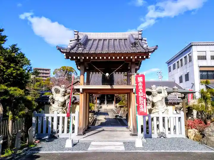寳藏院の山門・神門