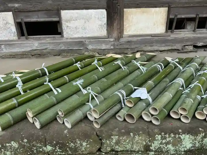 円覚寺の{uncategorized: "未分類", other: "その他", undefined: "問題あり", building: "その他建物", grave: "お墓", sacred_gate: "鳥居", guardian: "狛犬", statue: "像", buddha: "仏像", history: "歴史", nature: "自然", garden: "庭園", animal: "動物", pagoda: "塔", temizu: "手水舎", mountain_gate: "山門・神門", sanctuary: "本殿・本堂", subordinate: "末社・摂社", art: "芸術", scenery: "景色", jizo: "地蔵", ema: "絵馬", goshuin: "御朱印", omikuji: "おみくじ", items: "授与品その他", amulet: "お守り", goshuincho: "御朱印帳", eats: "食事", festival: "お祭り", votive_dance: "神楽", shichigosan: "七五三参", wedding: "結婚式", experience: "体験その他", initially: "初詣", around: "周辺", anti_infection: "感染症対策"}