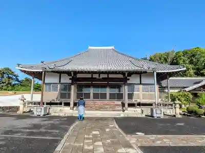 良満寺の本殿・本堂