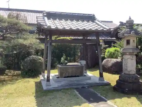 願成寺の手水舎