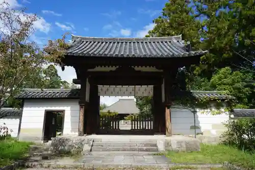 西大寺の山門・神門