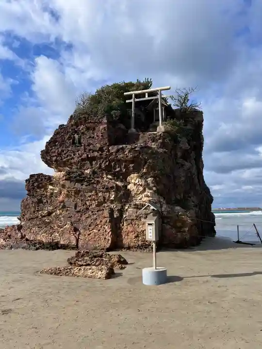 稲佐の浜 弁天島(島根県)